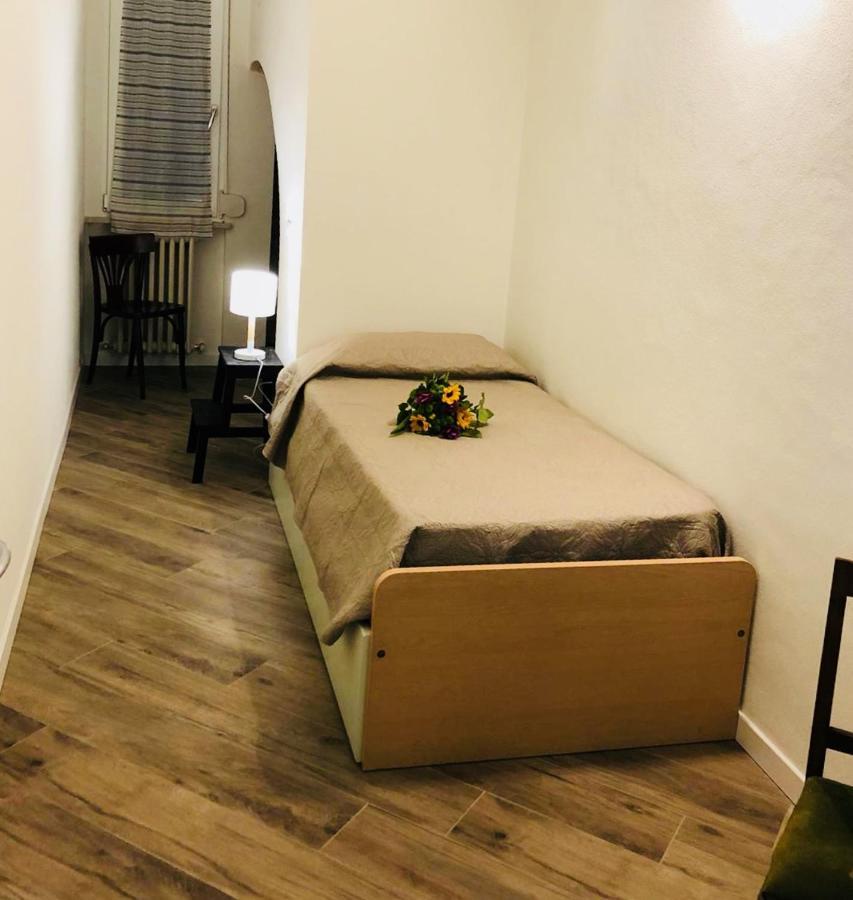 Lu.Lu Suite And Rooms Piacenza Exteriör bild